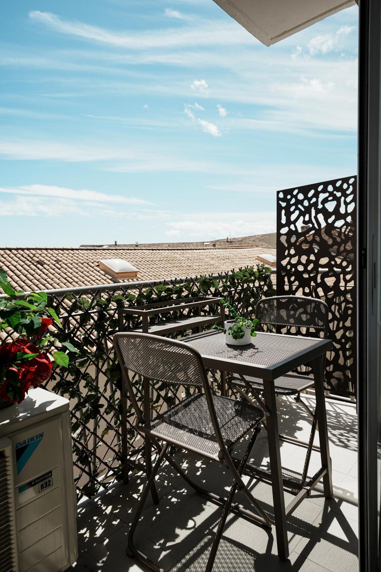 Apartmán T3 Cosy Et Lumineux Avec Garage A 2 Pas Du Centre ! Nîmes Exteriér fotografie